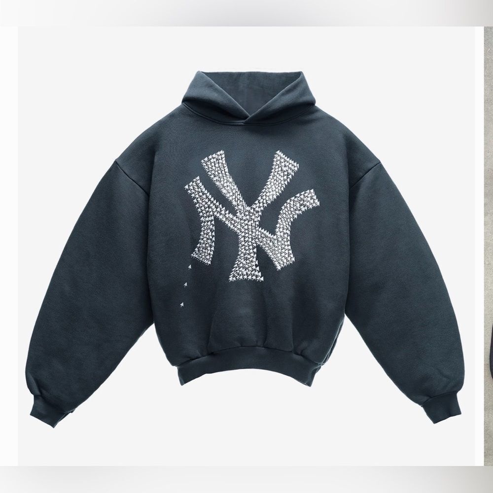 Artificial Fever NY Hoodie Grey XL NWT